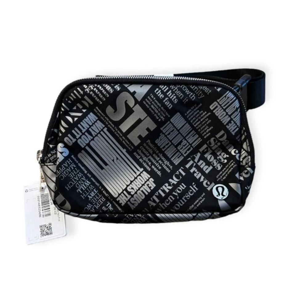 NWT everywhere belt bag 1L lululemon manifesto print